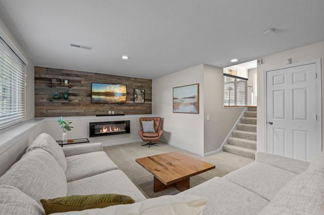 9840 Kirkwood Lane N, Maple Grove, MN 55369