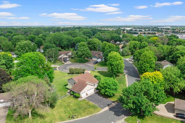 9840 Kirkwood Lane N, Maple Grove, MN 55369