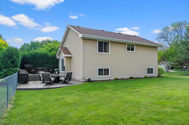 9840 Kirkwood Lane N, Maple Grove, MN 55369