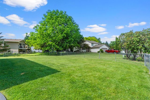 9840 Kirkwood Lane N, Maple Grove, MN 55369