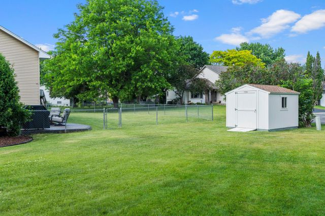 9840 Kirkwood Lane N, Maple Grove, MN 55369