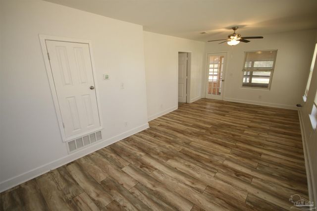 4308 Floridatown Rd, Pace, FL 32571