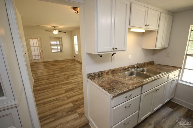 4308 Floridatown Rd, Pace, FL 32571