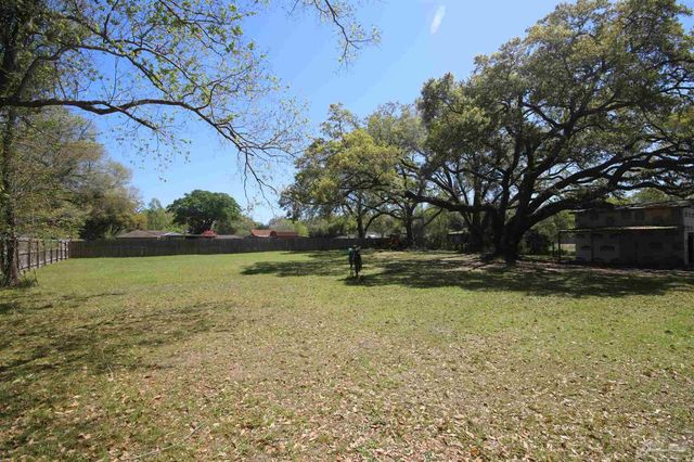 4308 Floridatown Rd, Pace, FL 32571