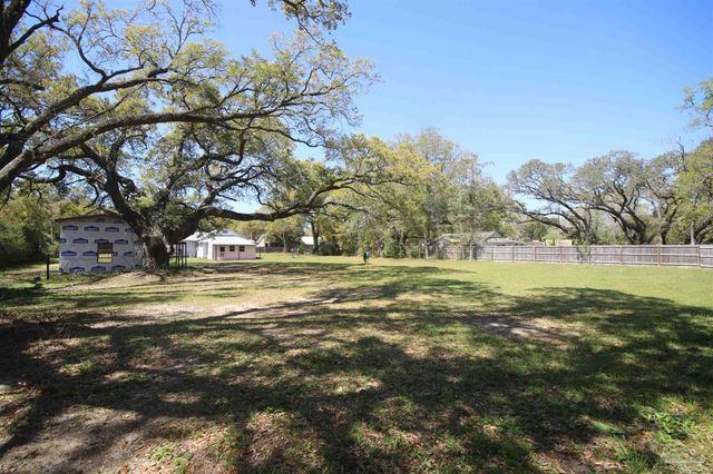 4308 Floridatown Rd, Pace, FL 32571