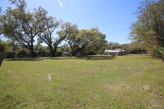 4308 Floridatown Rd, Pace, FL 32571