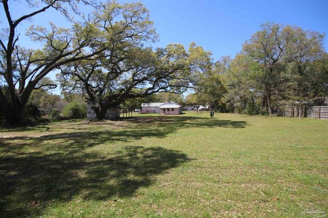 4308 Floridatown Rd, Pace, FL 32571