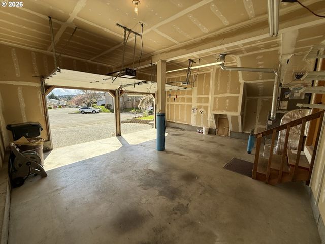 7025 Sw 164TH Ter, Beaverton, OR 97007