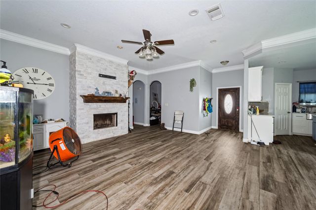 5110 Lakeshore Drive, Willis, TX 77318