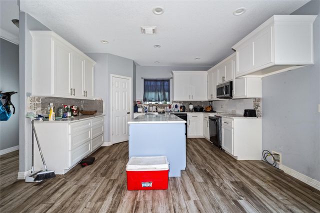 5110 Lakeshore Drive, Willis, TX 77318