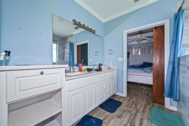 5110 Lakeshore Drive, Willis, TX 77318