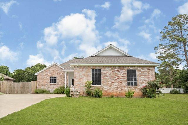 5110 Lakeshore Drive, Willis, TX 77318