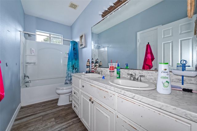 5110 Lakeshore Drive, Willis, TX 77318