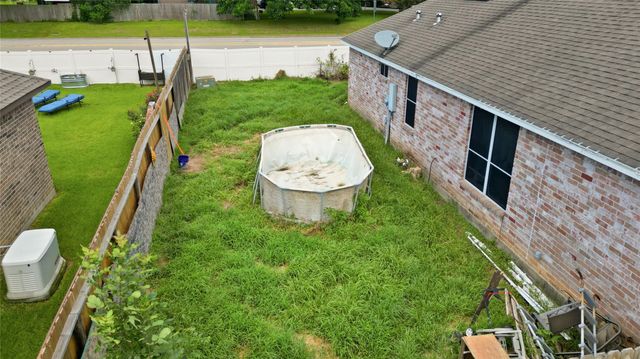 5110 Lakeshore Drive, Willis, TX 77318