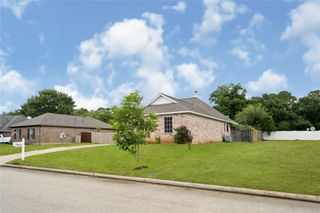 5110 Lakeshore Drive, Willis, TX 77318