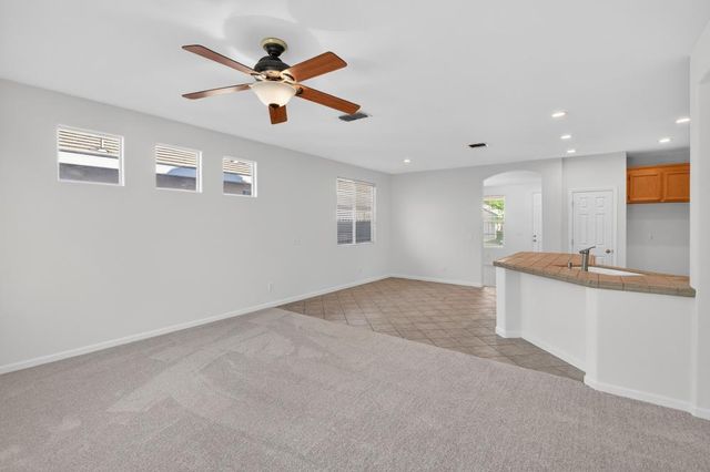 9666 Iris Meadow Way, Elk Grove, CA 95757