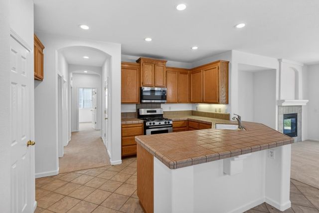 9666 Iris Meadow Way, Elk Grove, CA 95757