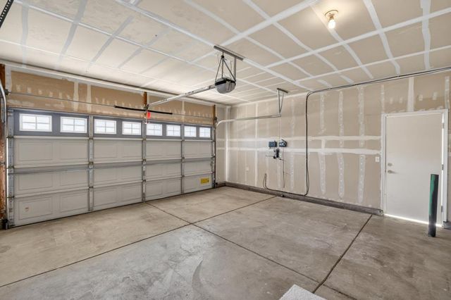 9666 Iris Meadow Way, Elk Grove, CA 95757