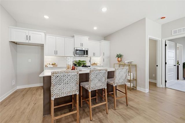 4717 Brentwood Avenue, Kansas City, MO 64136