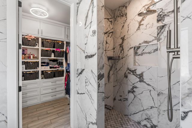 328 Camino Siete Road SW, Albuquerque, NM 87105