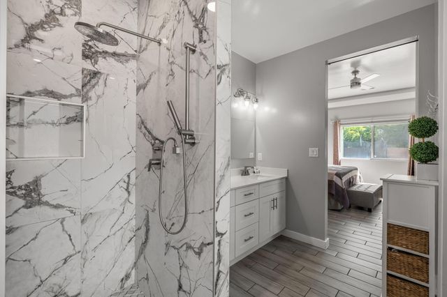 328 Camino Siete Road SW, Albuquerque, NM 87105