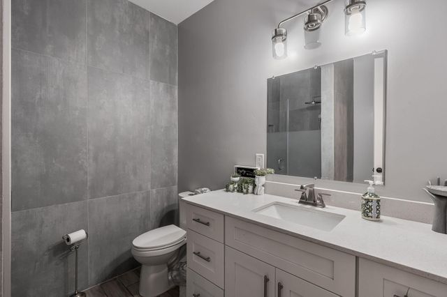 328 Camino Siete Road SW, Albuquerque, NM 87105