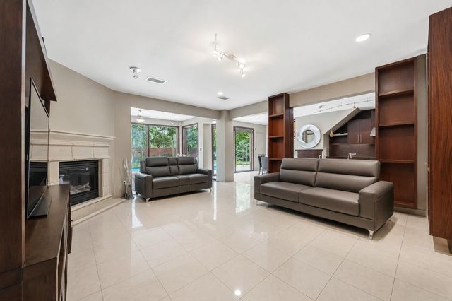 7610 Guinevere Drive, Sugar Land, TX 77479