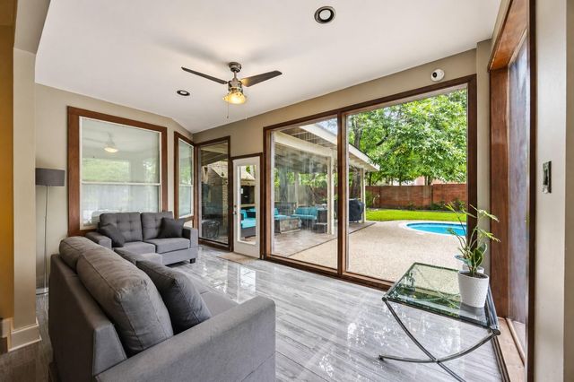 7610 Guinevere Drive, Sugar Land, TX 77479