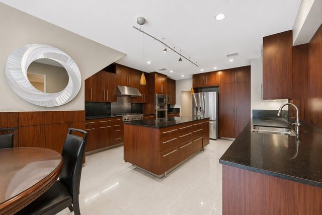 7610 Guinevere Drive, Sugar Land, TX 77479