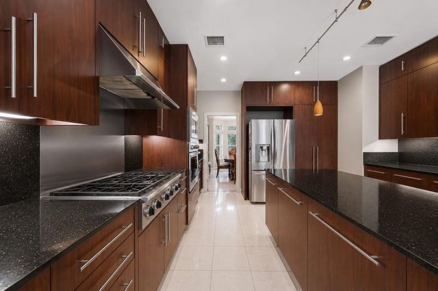 7610 Guinevere Drive, Sugar Land, TX 77479