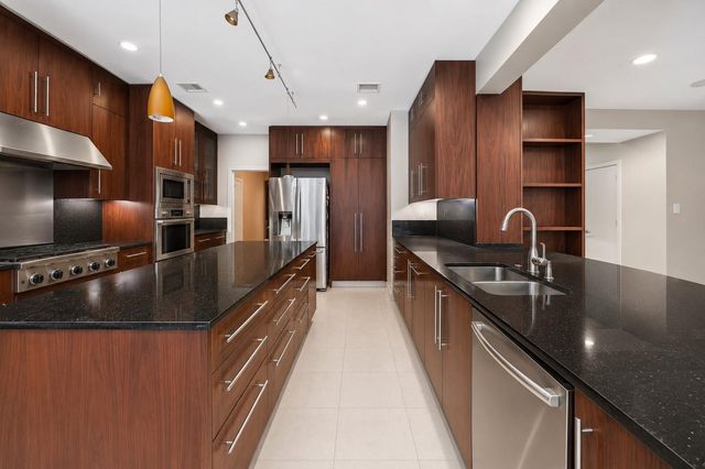 7610 Guinevere Drive, Sugar Land, TX 77479