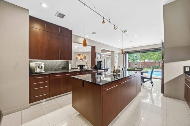7610 Guinevere Drive, Sugar Land, TX 77479