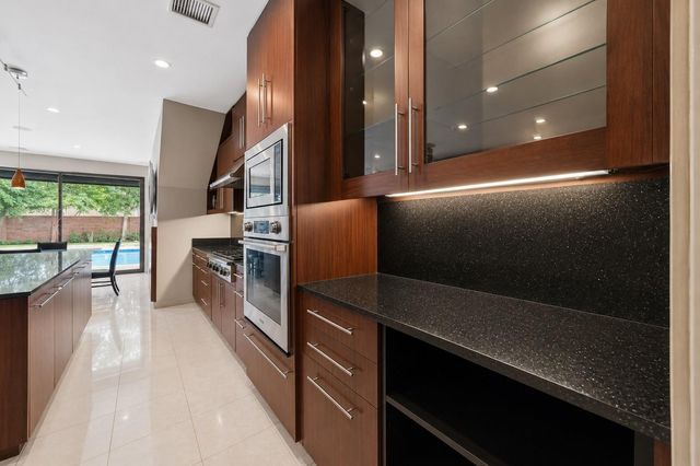 7610 Guinevere Drive, Sugar Land, TX 77479