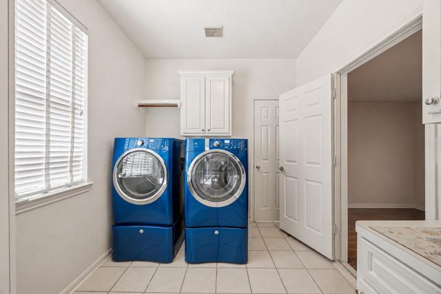7610 Guinevere Drive, Sugar Land, TX 77479