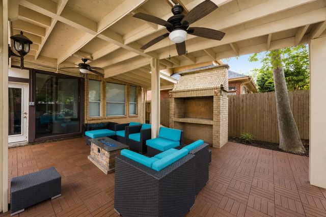 7610 Guinevere Drive, Sugar Land, TX 77479