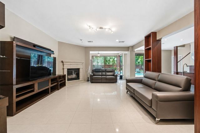 7610 Guinevere Drive, Sugar Land, TX 77479