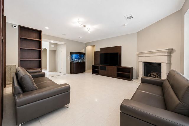 7610 Guinevere Drive, Sugar Land, TX 77479