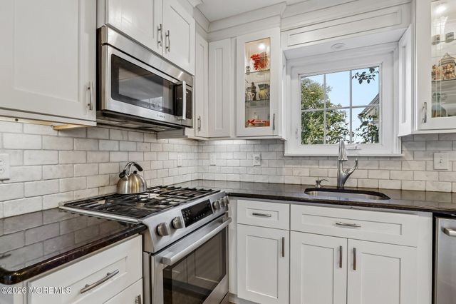 21 Appletree Road, Howell, NJ 07731