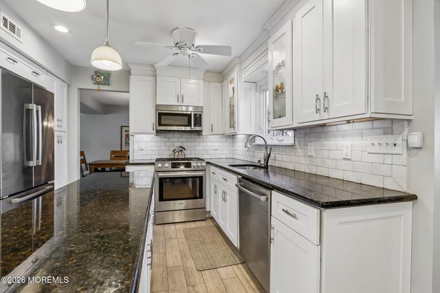 21 Appletree Road, Howell, NJ 07731