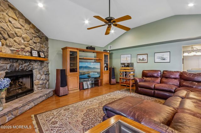 21 Appletree Road, Howell, NJ 07731