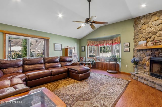 21 Appletree Road, Howell, NJ 07731