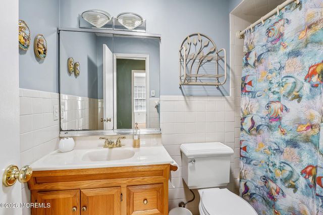 21 Appletree Road, Howell, NJ 07731