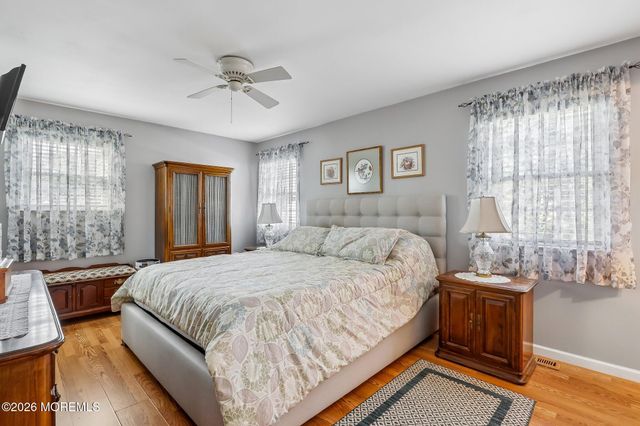21 Appletree Road, Howell, NJ 07731