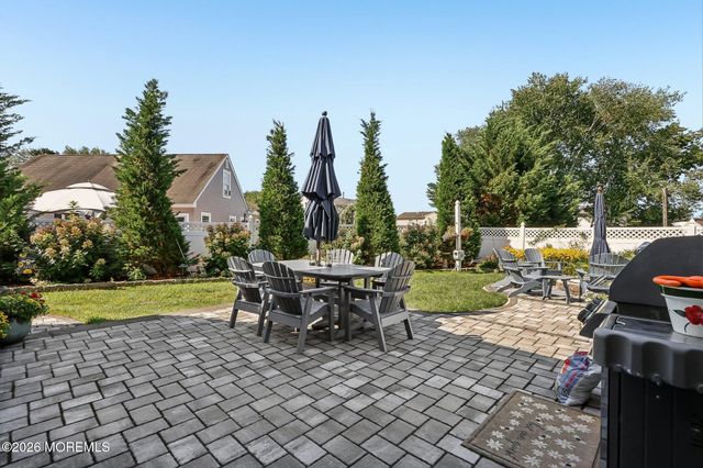 21 Appletree Road, Howell, NJ 07731