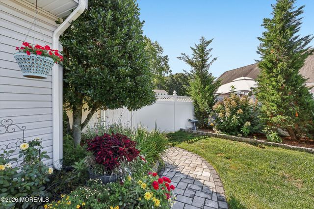 21 Appletree Road, Howell, NJ 07731
