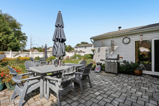21 Appletree Road, Howell, NJ 07731