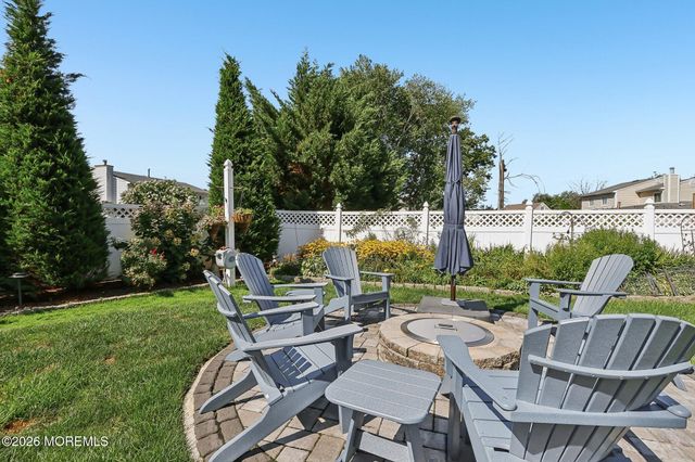 21 Appletree Road, Howell, NJ 07731