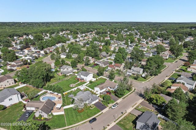 21 Appletree Road, Howell, NJ 07731