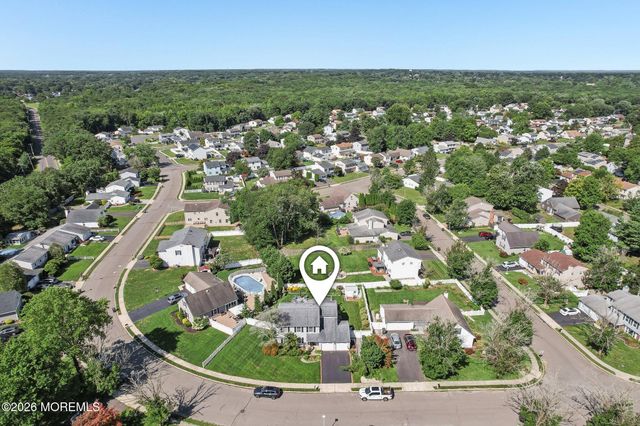 21 Appletree Road, Howell, NJ 07731