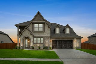 541 Holiday Avenue, Waxahachie, TX 75165